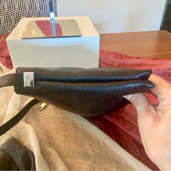 Marc Jacobs Black Pebbled Leather Crossbody Bag - Picture 5 of 11